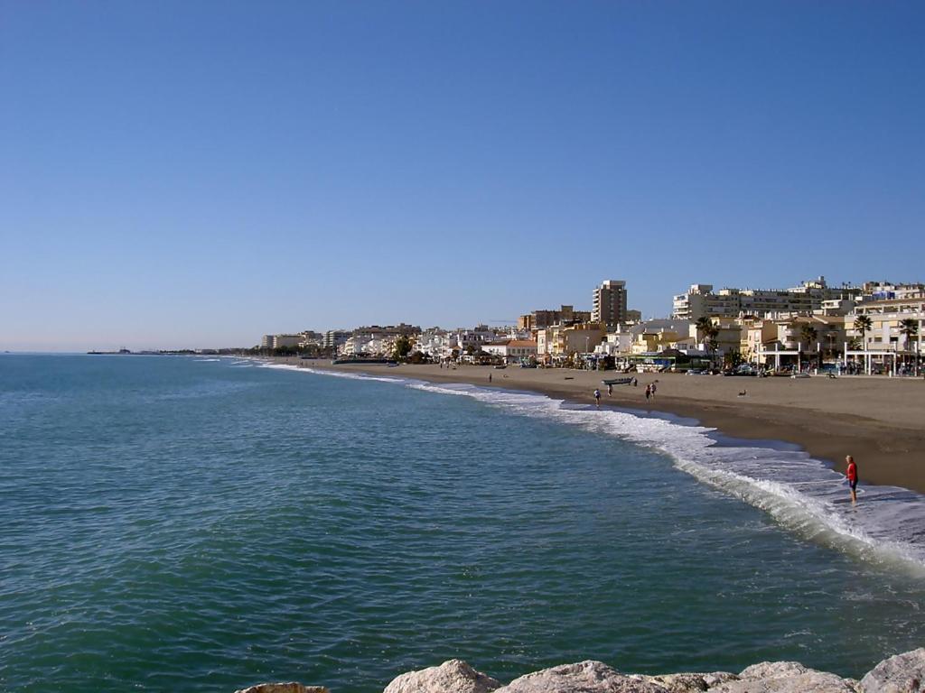 Sr Mediterraneo Playa De La Carihuela 托雷莫利诺斯 外观 照片